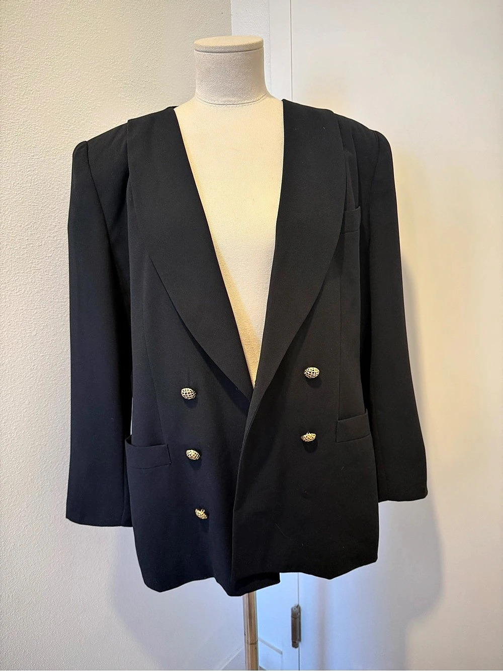 Le Suit Black Petite Blazer Like New
